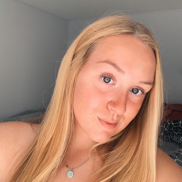 Meet your Posher, Aoife - Picture 1 of 1